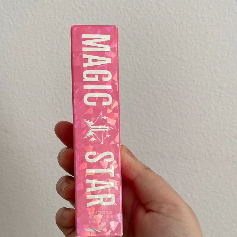 Jeffree Star Pink and Gold Concealer (C16.5)